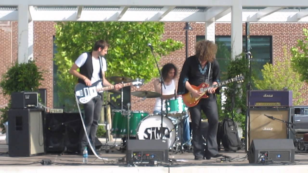 Obejrzyj SIMO - "Evil" - Guthrie Green - Tulsa, OK - 6/29/14 w YouTube Obejrzyj SIMO - "Evil" - Guthrie Green - Tulsa, OK - 6/29/14 w YouTube