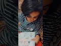 طفلة صغيرة تتحدث باللغة الانجليزية بشكل رائع
