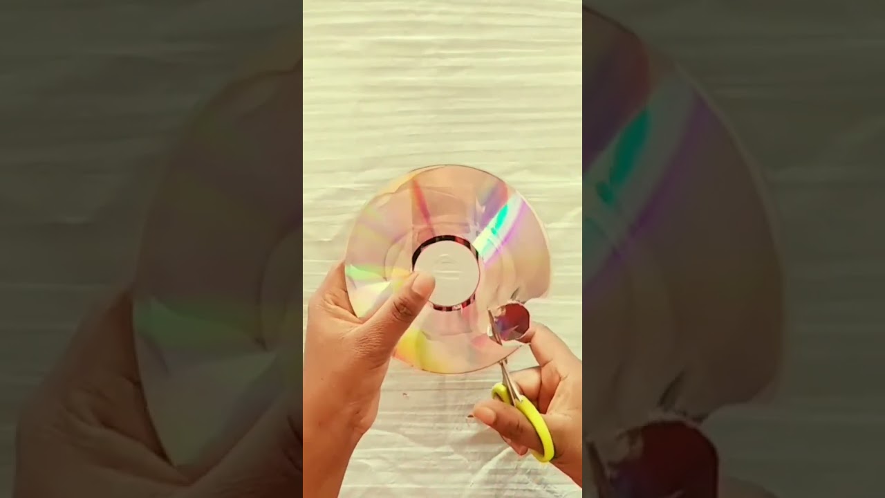 how to separate and cut CD/DVD