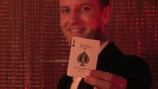 Close-Up Magician - Christopher (Showreel)