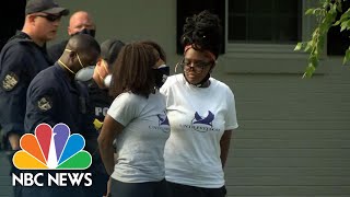 Breonna Taylor Protesters Arrested At Attorney General’s Home | NBC News NOW