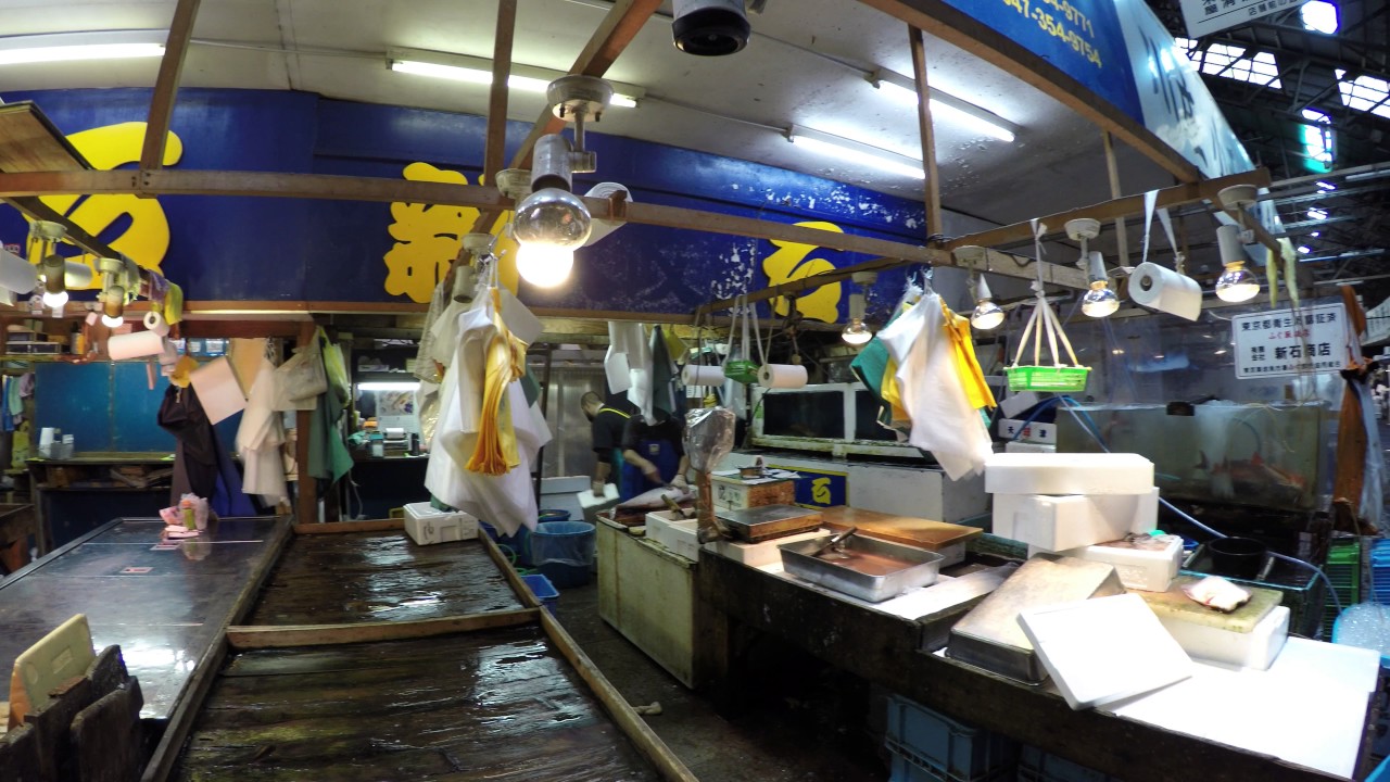 Tsukiji Fish Market Walkthrough - Tokyo, Japan - Part 1