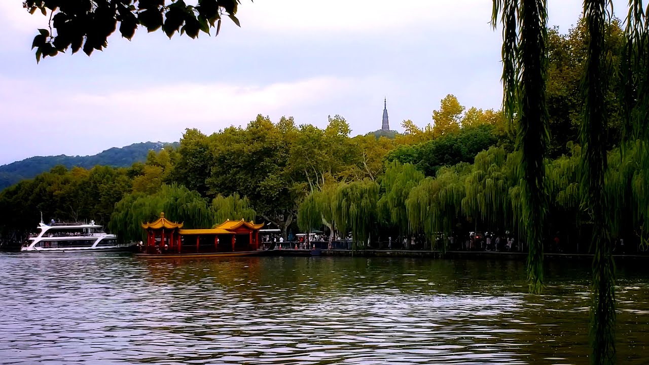 The West Lake 西湖; Xīhú, Hangzhou, China
