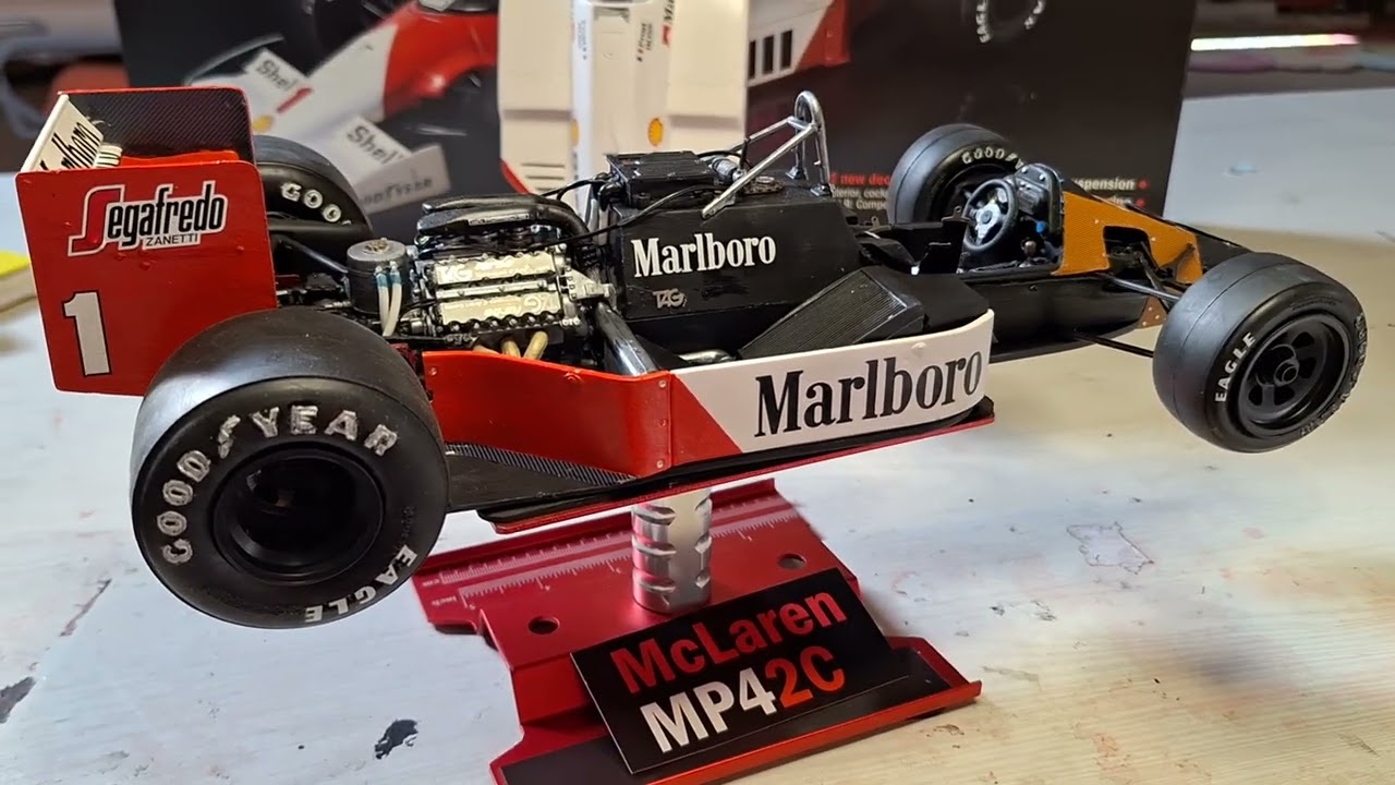 Mclaren mp 4/2C 1/12 italeri Final - YouTube