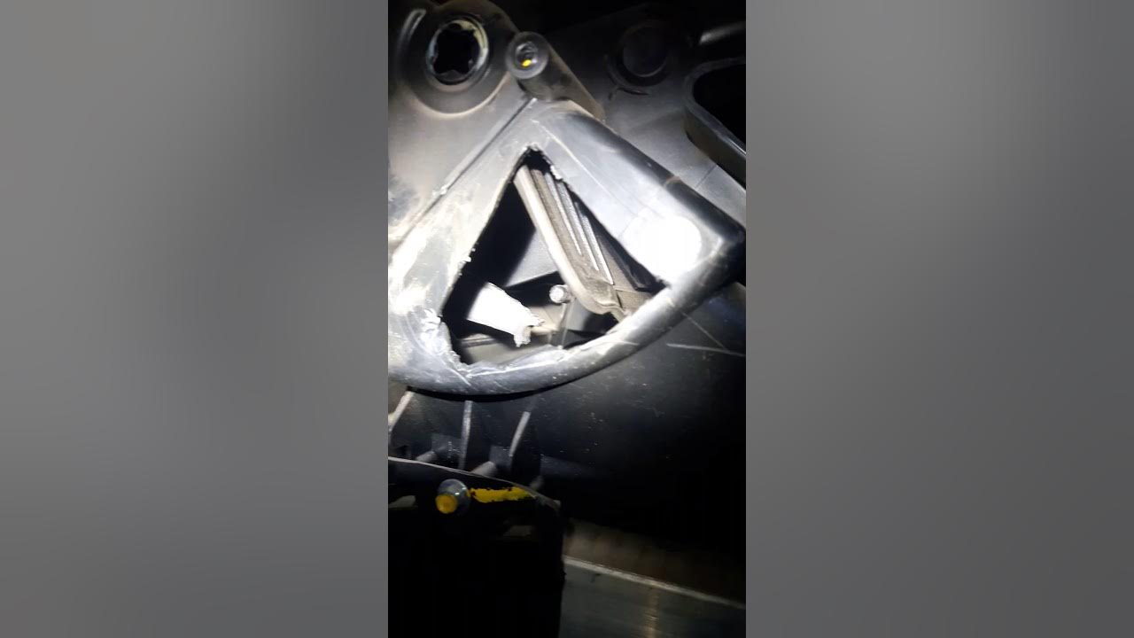 Toyota carib печка дует холодным. Пежо 308 заслонка горячий холодный воздух. В машине не дует теплый воздух. Печка отопителя ваз 2112. Калина 1118 дует холодный воздух на лобовое.