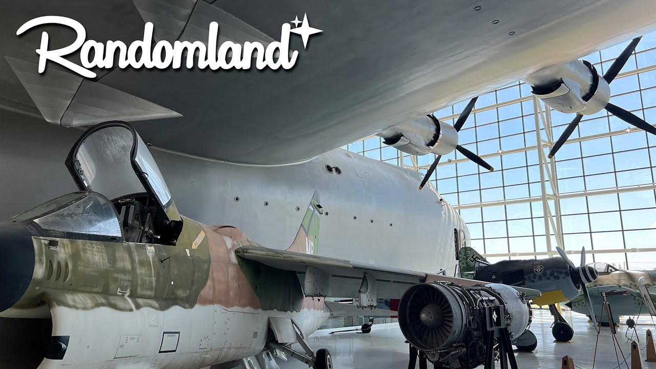 I finally saw the Spruce Goose... and it is Epic! YouTube