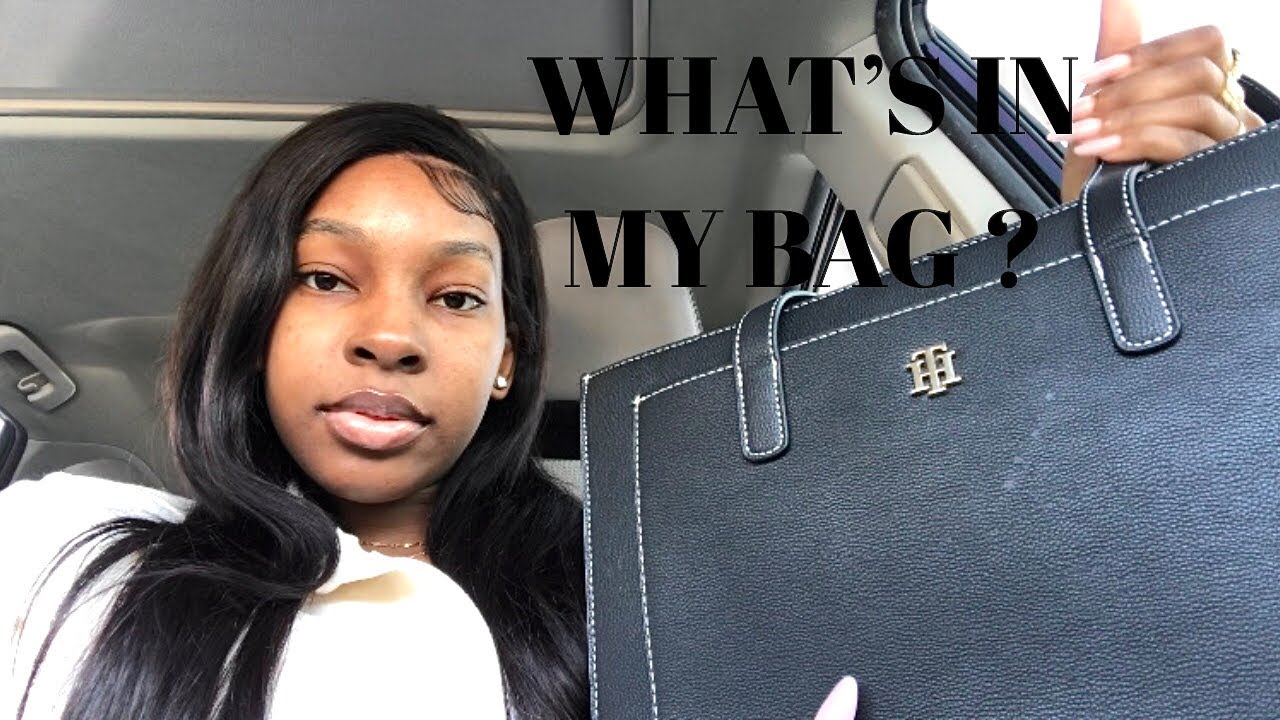 WHATS IN MY BAG ? | COLLEGE EDITION *realistic*