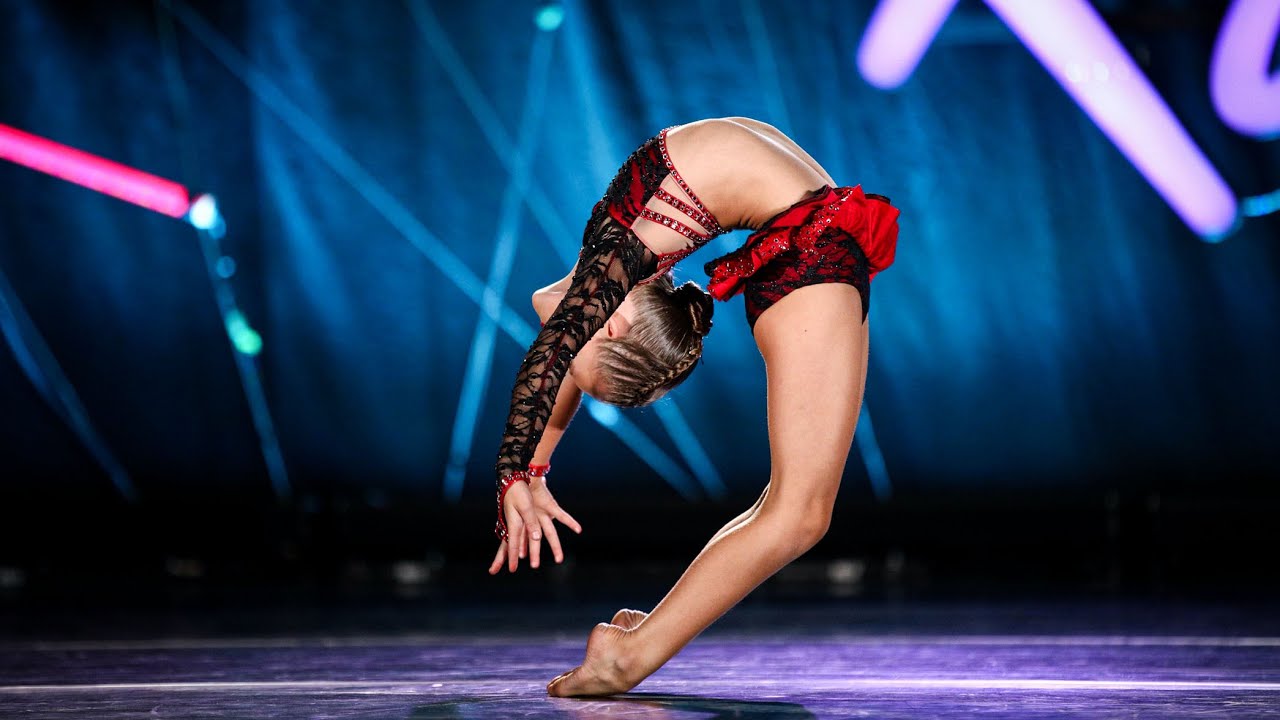 Kinley Harper - Strut