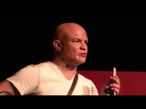 Stéphane Janou, sur la scène de TEDxLaRochelle
