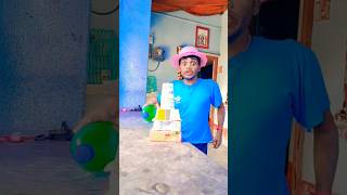 الاكبر ح                  الطفلأبي هو الطفل المفضل   أختي قلقة   هاها                             سمعها