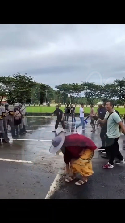 MOTHERS ARE SUCH A DIVA💜 #Viral #Demo #Indonesia #Police #emakemak #Fyp #youtubeshorts #funny :D