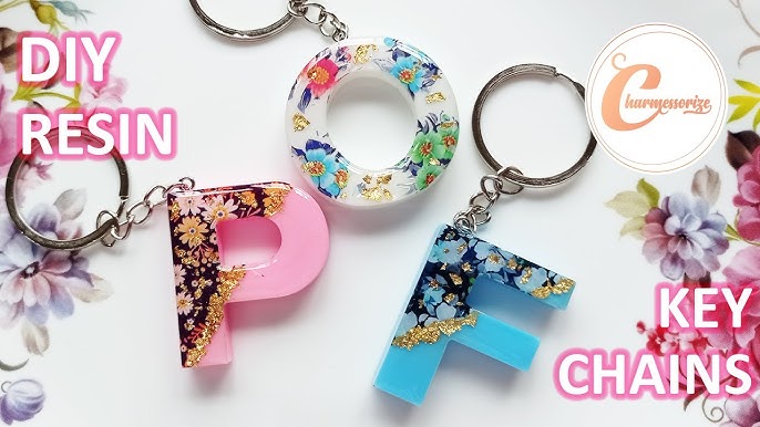 ChrisCaArt Resin Keychain with Small Underwater World, Letter with Glitter Effect, Small Fish and Pendant to Choose from