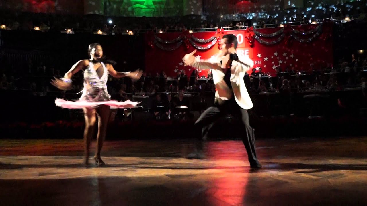 Motsi Mabuse Jive beim Bothe-Weihnachtsball 2014