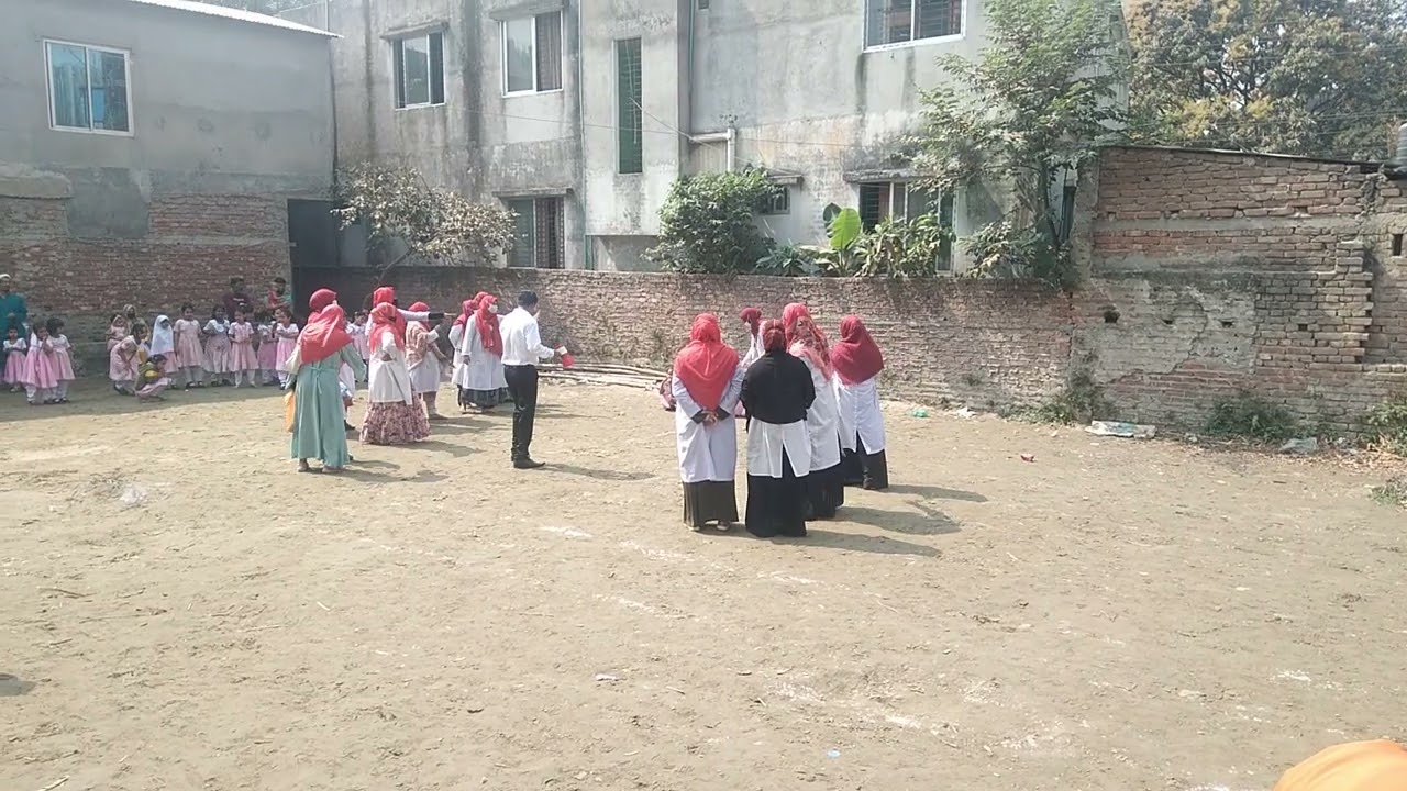 মেয়ে স্কুলে ঠান্ডা গরম খেলায় নাম দিলো। 