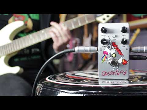 MXR Dookie Drive V3 Pedal | QUICK RIFF - YouTube