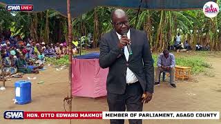 Hon Otto Edward Makmot delivers a condolence message to the mourners and bereaved family