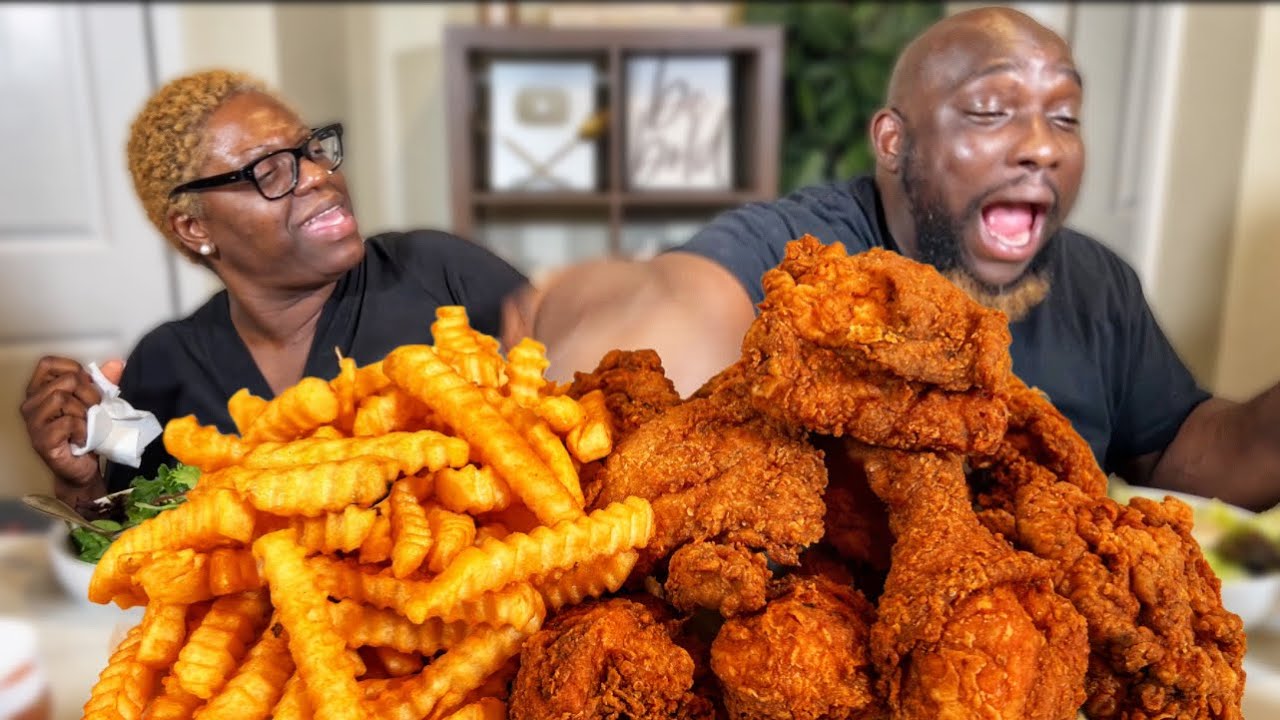 WE WHERE SOOO HUNGRY LOL | FRIED CHICKEN| MUKBANG EATING SHOW!