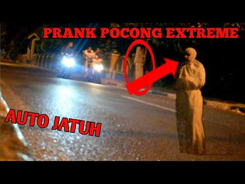 prank-extreme-|-pocong-di-depan-kuburan-|-prank-indonesia