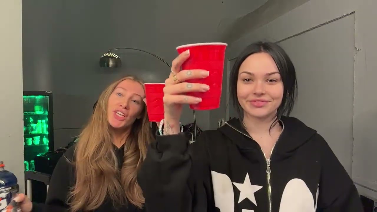 Мэгги Линдеманн 8 марта 3/3