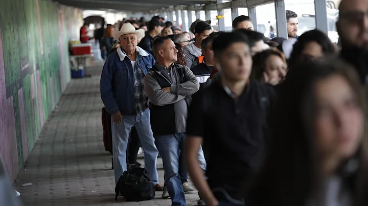 Judge blocks Trump's new asylum ban