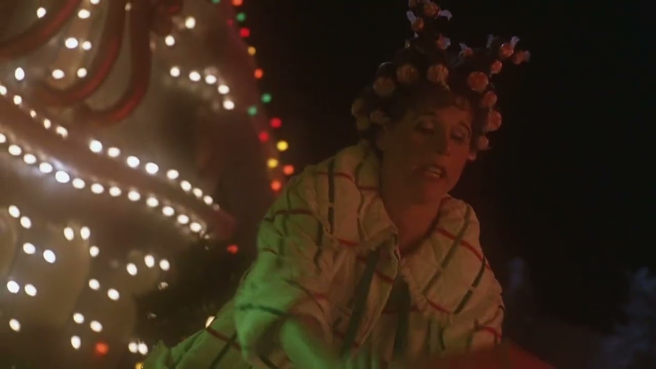 The Grinch - Putting The Christmas Lights Up