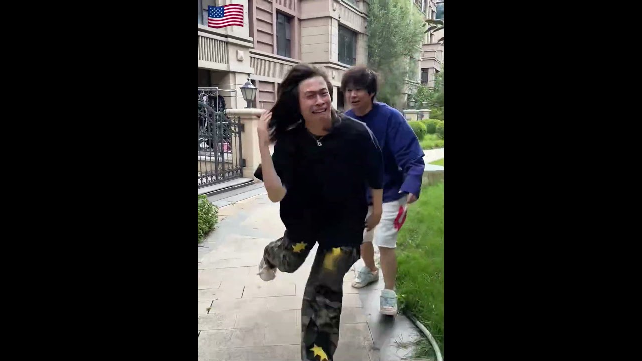 They Were Too Scared to Go Home… So They Used a Frisbee 🤣🐶 #shorts #funny #comedy