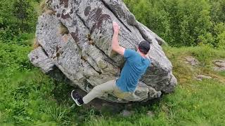Midnight Sun Fun boulder 6A (FA) Sommarøy