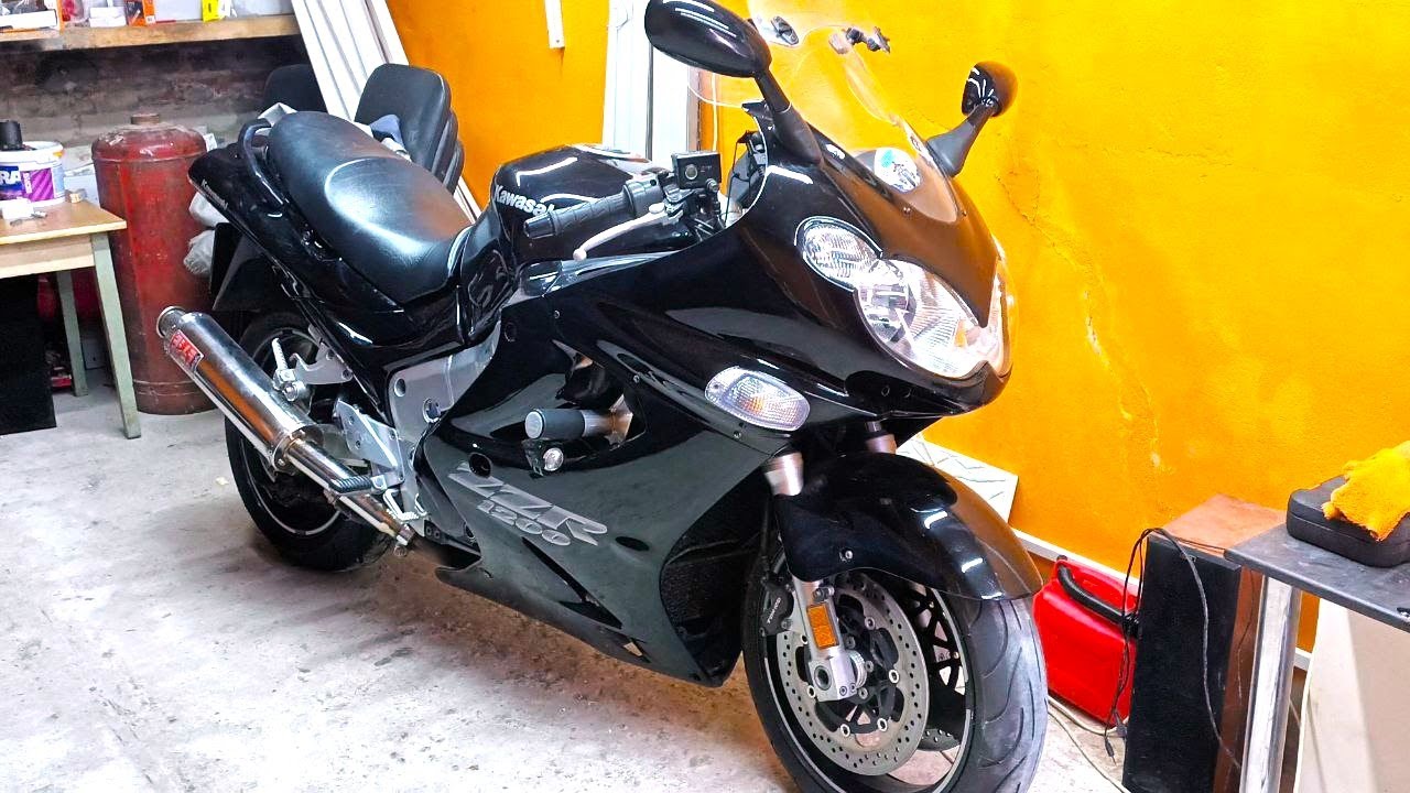 kawasaki zzr 1200 т.о. меняем антифриз. - YouTube