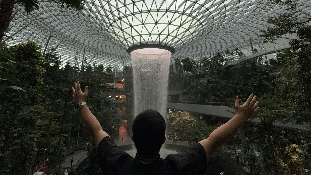 What’s inside Singapore Changi Airport 🇸🇬