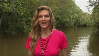 Monserrat Oliver se enfrenta con una anaconda en la Selva Amazónica de Brasil