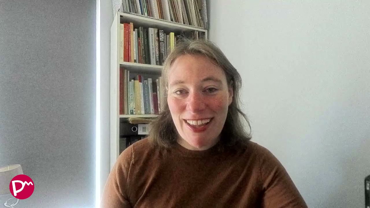 Singing music by living composers - Elizabeth Hiliard