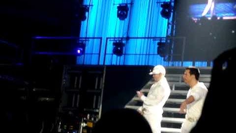 NKOTB Click Click Click & Pose Off Portland ME 3/25/09