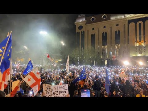 \"კუნთიანი ბიჭები გამოდით წინა ხაზზე!\"