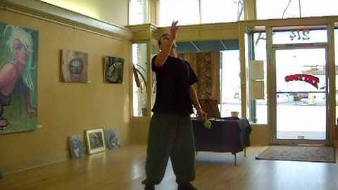 Poi Lesson - Juggling and Tossing