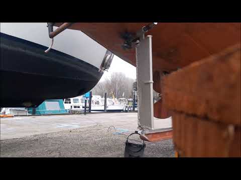Testing the new Beckerrudder. - YouTube