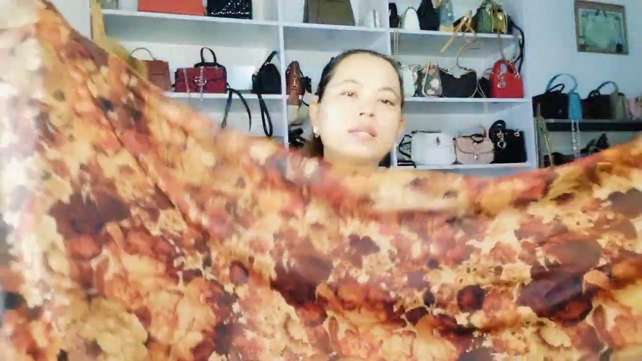 16/1/2026 em lên khăn choàng ,ô dù sale giá rẻ .zalo đt 0989616309 miễn phí ship