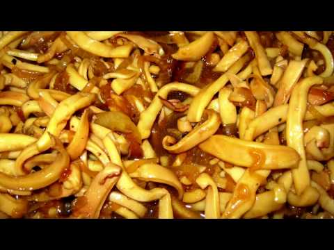 Видео рецепт Жареные кальмары в соевом соусе