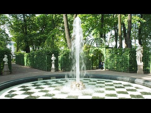 Video: Denkmal für Krylov im Sommergarten. Denkmal für Krylov in Moskau an den Teichen des Patriarchen