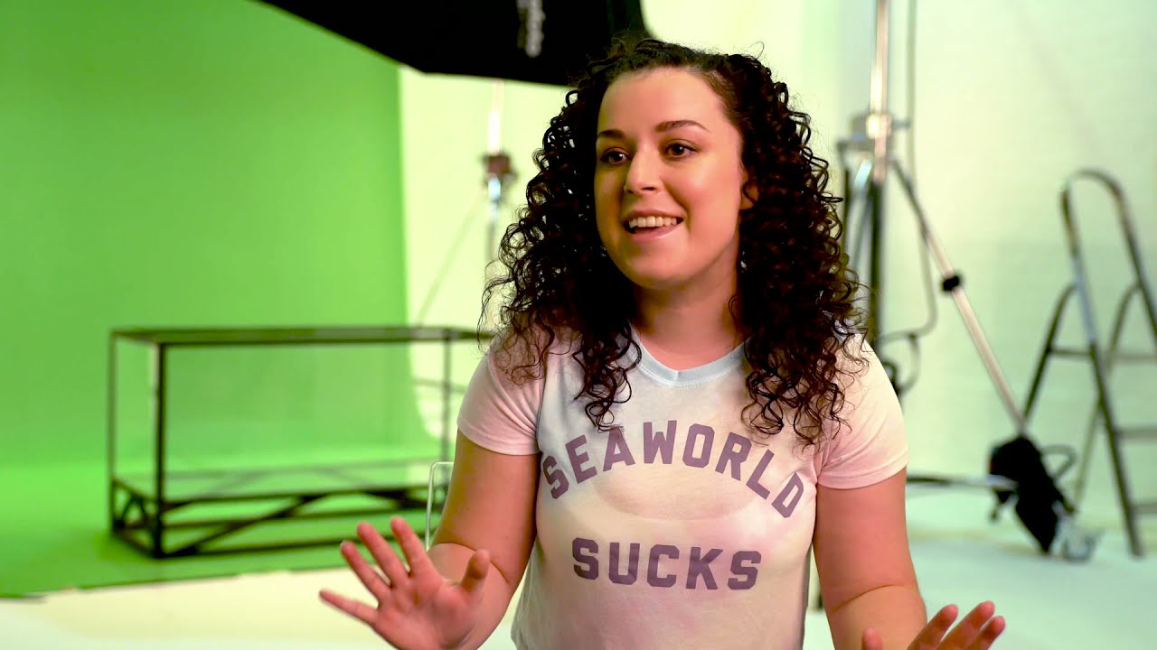 Dani Harmer Calls For SeaWorld Boycott