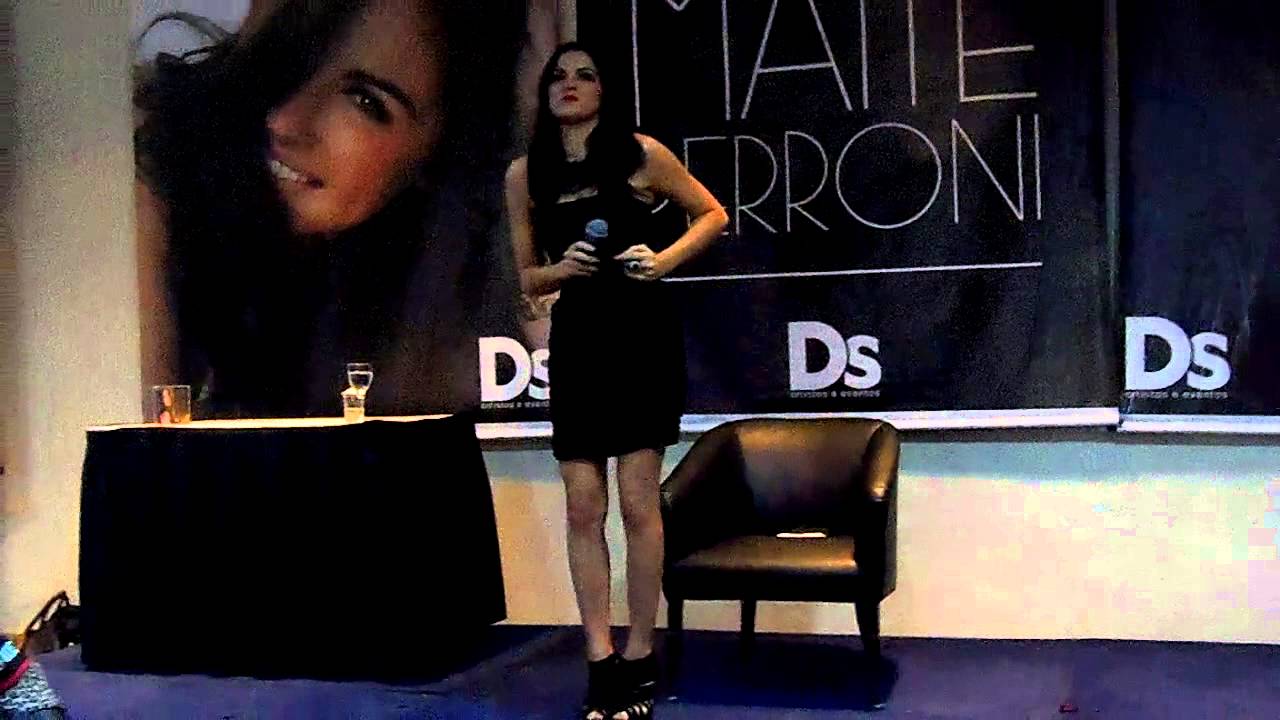 MAITE PERRONI ENSINANDO A BAILAR O LERELEI...CVV SP 24/11/2013