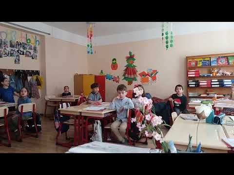 პირველკლასელები რუსული ენის გაკვეთილზე