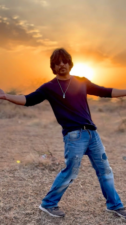 SRK Signature Pose❤️ #srk #ibrahimqadri
