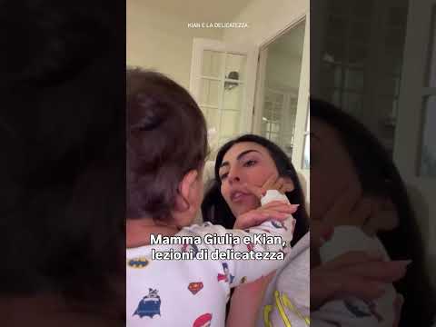 Video Kian Salemi cresce: le carezze alla mamma diventano esuberanti! ??