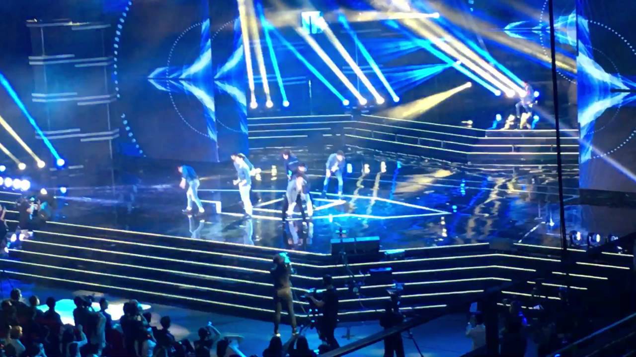 EXO Call Me Baby~ 4th Anniversary Special Stage in Shenzhen