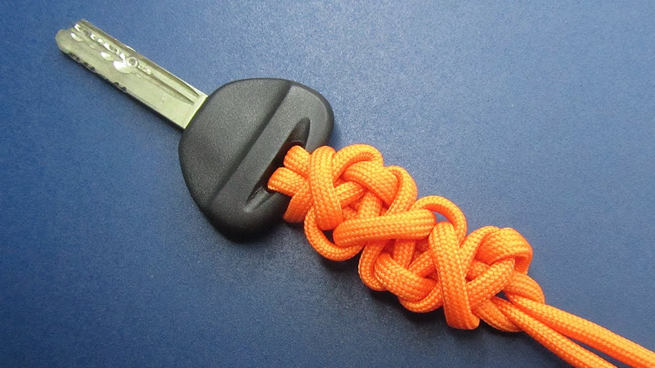 Ave Craft: paracord keychain with a very easy knot.
