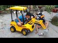 Xe Máy Xúc Khổng Lồ ❤ ChiChi Kids TV ❤ Đồ Chơi Baby Pretend Play Car Excavartor