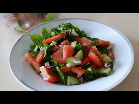Video: Amerikansk Salat Med Spinat Og Kalkun