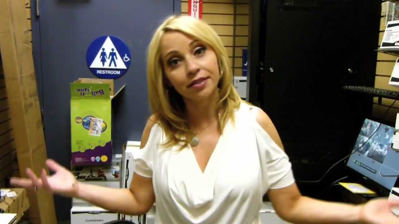 Tara Strong Lollipop Chainsaw Launch - YouTube