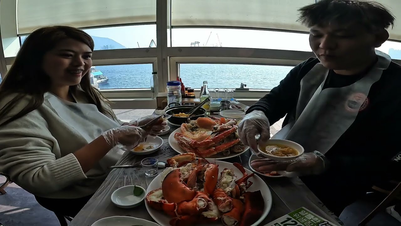 Jagalchi Seafood Market. Largest Seafood Market in South Korea. Alaskan King Crab & Jumbo Lobster!