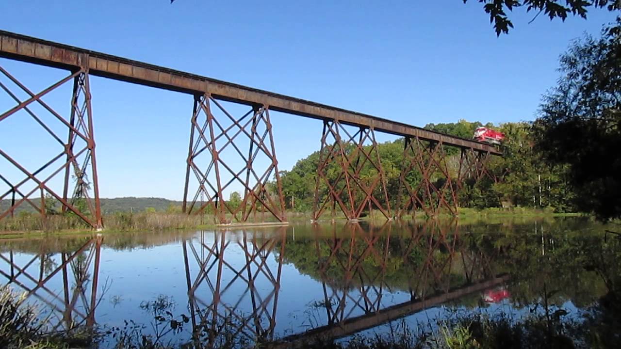 INRD SD90MACs lead an Indianapolis,INPalestine,Il manifest across Lake